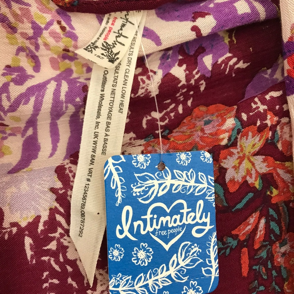 NEW FREE PEOPLE Floral Wrapped In Blooms Kimono - Picture 5 of 7